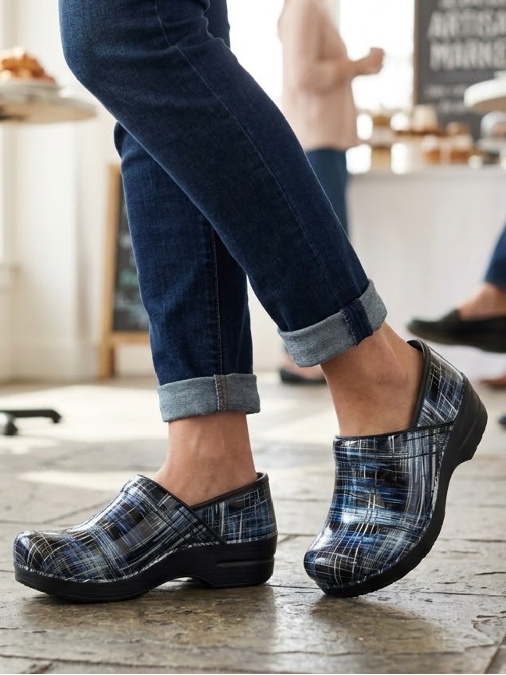Dansko XP 2.0 Blue Crosshatch Patent Clogs Shoes Size 37 Slip Resistant Nurse
